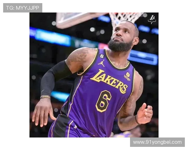 湖人球员绝杀三分力压掘金 逆袭取胜引爆全场热血激情